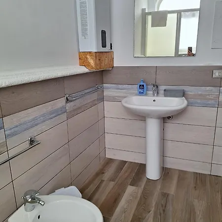 ゲストハウス Petraleuka 3*